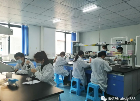 深藍齊心協(xié)力不辜負每一份信任